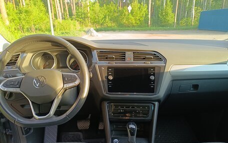 Volkswagen Tiguan II, 2021 год, 3 020 000 рублей, 21 фотография