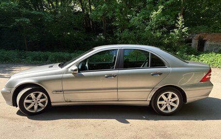 Mercedes-Benz C-Класс, 2004 год, 600 000 рублей, 3 фотография