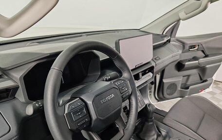 Toyota Hilux, 2026 год, 7 440 000 рублей, 13 фотография