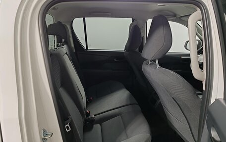Toyota Hilux, 2026 год, 7 440 000 рублей, 15 фотография
