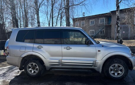 Mitsubishi Pajero III рестайлинг, 2001 год, 650 000 рублей, 3 фотография