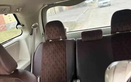 Toyota Sienna III, 2010 год, 2 100 000 рублей, 8 фотография