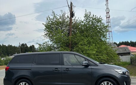 KIA Carnival III, 2018 год, 2 400 000 рублей, 4 фотография