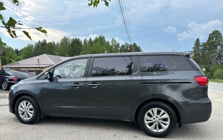 KIA Carnival III, 2018 год, 2 400 000 рублей, 7 фотография