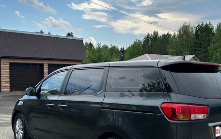 KIA Carnival III, 2018 год, 2 400 000 рублей, 6 фотография