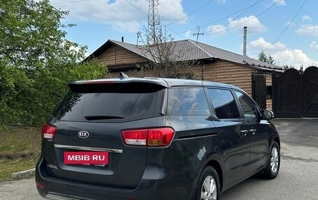 KIA Carnival III, 2018 год, 2 400 000 рублей, 5 фотография