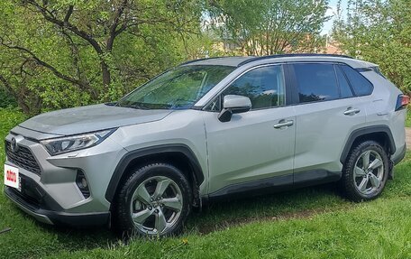 Toyota RAV4, 2021 год, 3 600 000 рублей, 6 фотография