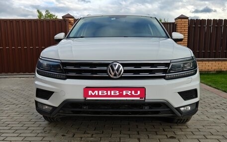 Volkswagen Tiguan II, 2017 год, 2 650 000 рублей, 2 фотография