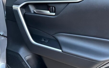 Toyota RAV4, 2019 год, 3 900 000 рублей, 11 фотография