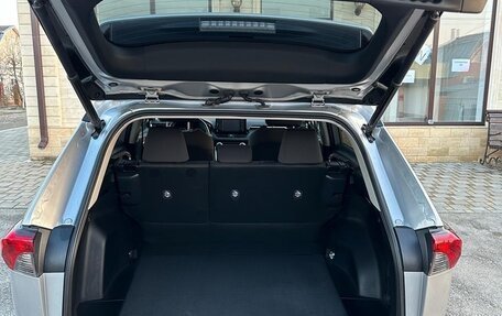 Toyota RAV4, 2019 год, 3 900 000 рублей, 10 фотография