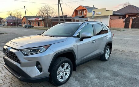 Toyota RAV4, 2019 год, 3 900 000 рублей, 6 фотография