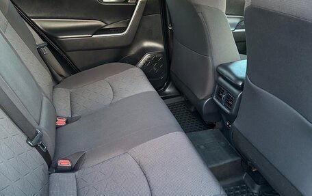 Toyota RAV4, 2019 год, 3 900 000 рублей, 12 фотография