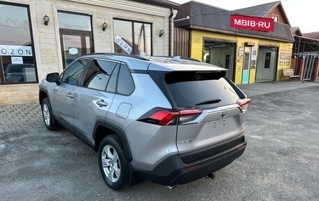 Toyota RAV4, 2019 год, 3 900 000 рублей, 7 фотография