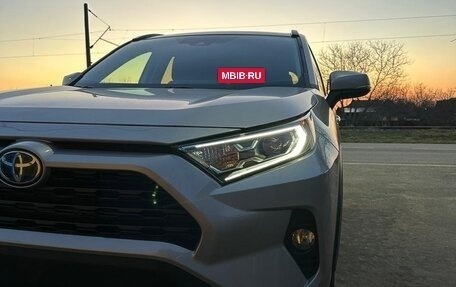 Toyota RAV4, 2019 год, 3 900 000 рублей, 2 фотография