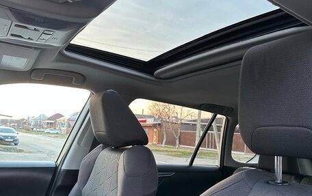 Toyota RAV4, 2019 год, 3 900 000 рублей, 16 фотография