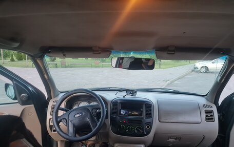 Ford Escape II, 2001 год, 250 000 рублей, 13 фотография