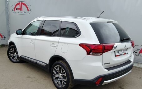 Mitsubishi Outlander III рестайлинг 3, 2015 год, 1 749 000 рублей, 4 фотография