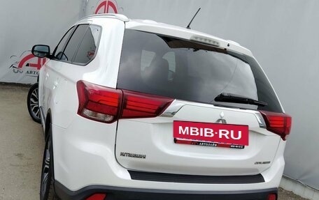 Mitsubishi Outlander III рестайлинг 3, 2015 год, 1 749 000 рублей, 7 фотография