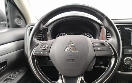 Mitsubishi Outlander III рестайлинг 3, 2015 год, 1 749 000 рублей, 16 фотография