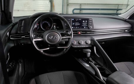 Hyundai Elantra, 2022 год, 1 975 000 рублей, 6 фотография