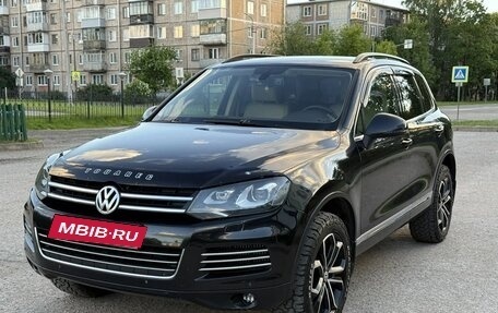 Volkswagen Touareg III, 2010 год, 1 890 000 рублей, 2 фотография