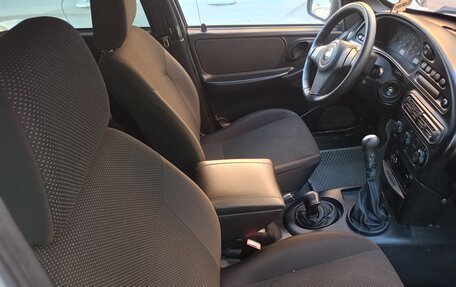 Chevrolet Niva I рестайлинг, 2004 год, 299 999 рублей, 6 фотография