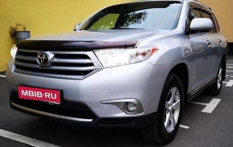 Toyota Highlander III, 2011 год, 1 700 000 рублей, 1 фотография