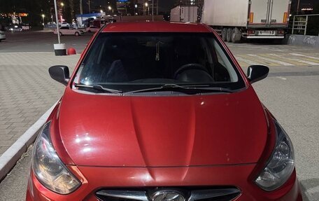 Hyundai Solaris II рестайлинг, 2013 год, 750 000 рублей, 2 фотография