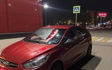 Hyundai Solaris II рестайлинг, 2013 год, 750 000 рублей, 3 фотография