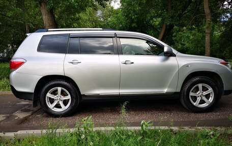 Toyota Highlander III, 2011 год, 1 700 000 рублей, 6 фотография