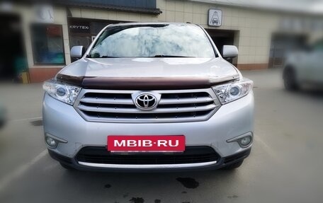 Toyota Highlander III, 2011 год, 1 700 000 рублей, 4 фотография