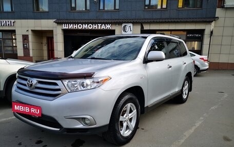 Toyota Highlander III, 2011 год, 1 700 000 рублей, 3 фотография