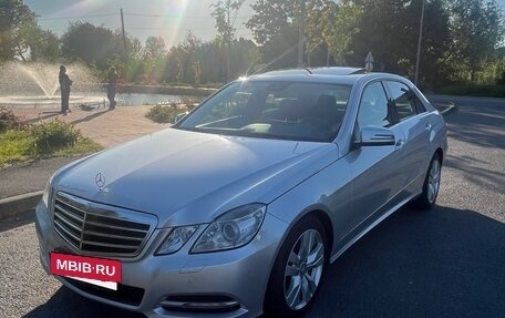 Mercedes-Benz E-Класс, 2011 год, 1 699 000 рублей, 2 фотография