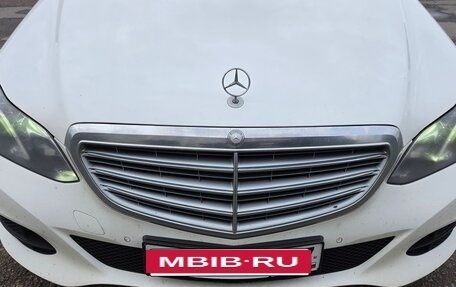 Mercedes-Benz E-Класс, 2013 год, 1 550 000 рублей, 2 фотография