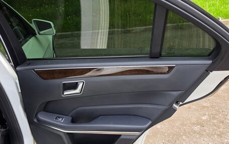 Mercedes-Benz E-Класс, 2013 год, 1 550 000 рублей, 17 фотография
