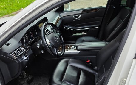 Mercedes-Benz E-Класс, 2013 год, 1 550 000 рублей, 22 фотография