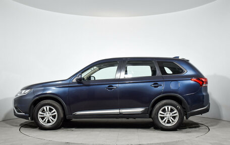 Mitsubishi Outlander III рестайлинг 3, 2019 год, 2 000 000 рублей, 9 фотография