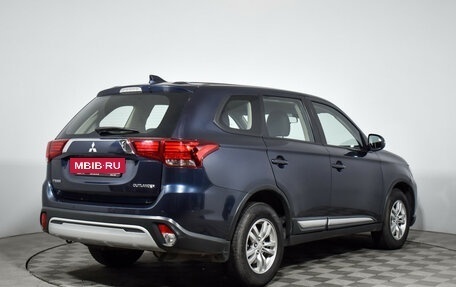 Mitsubishi Outlander III рестайлинг 3, 2019 год, 2 000 000 рублей, 5 фотография