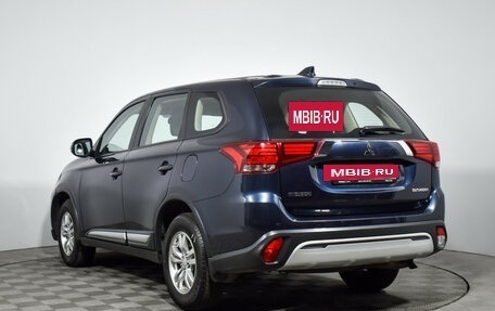 Mitsubishi Outlander III рестайлинг 3, 2019 год, 2 000 000 рублей, 8 фотография