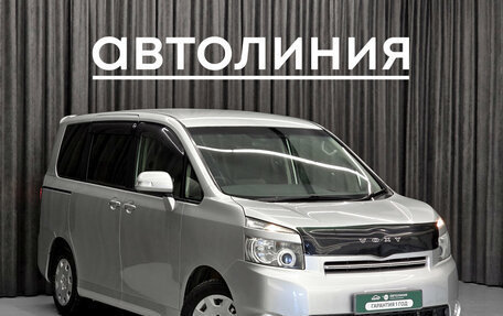 Toyota Voxy II, 2010 год, 1 370 000 рублей, 3 фотография