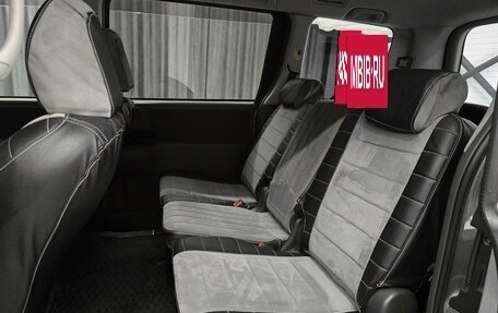 Toyota Voxy II, 2010 год, 1 370 000 рублей, 15 фотография