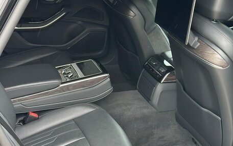 Audi A8, 2021 год, 10 000 000 рублей, 12 фотография