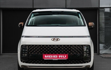 Hyundai Staria, 2021 год, 4 870 000 рублей, 2 фотография