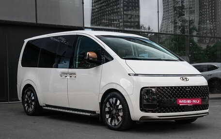 Hyundai Staria, 2021 год, 4 870 000 рублей, 3 фотография