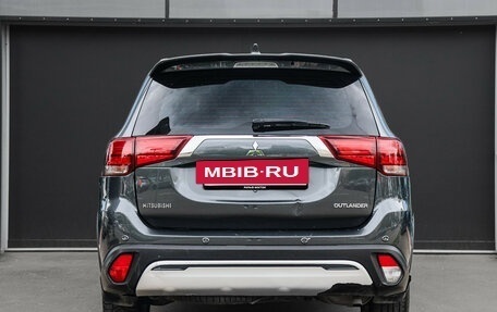 Mitsubishi Outlander III рестайлинг 3, 2019 год, 2 350 000 рублей, 5 фотография
