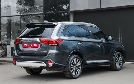 Mitsubishi Outlander III рестайлинг 3, 2019 год, 2 350 000 рублей, 4 фотография