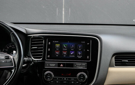 Mitsubishi Outlander III рестайлинг 3, 2019 год, 2 350 000 рублей, 11 фотография