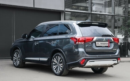 Mitsubishi Outlander III рестайлинг 3, 2019 год, 2 350 000 рублей, 7 фотография