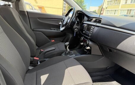 KIA Rio IV, 2018 год, 1 750 000 рублей, 10 фотография