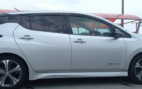 Nissan Leaf II, 2018 год, 1 400 000 рублей, 5 фотография